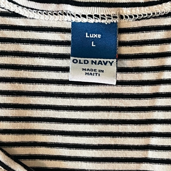 Old Navy Luxe Sleeveless Top - Picture 7 of 8